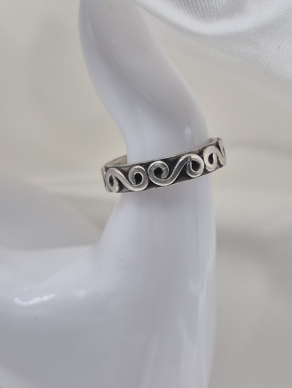 Shube Sterling Silver Swirl Band Ring. Size 5.5. Collectible Vintage New Mexico